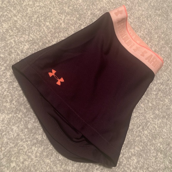 Under Armour Spandex Shorts - Picture 2 of 2